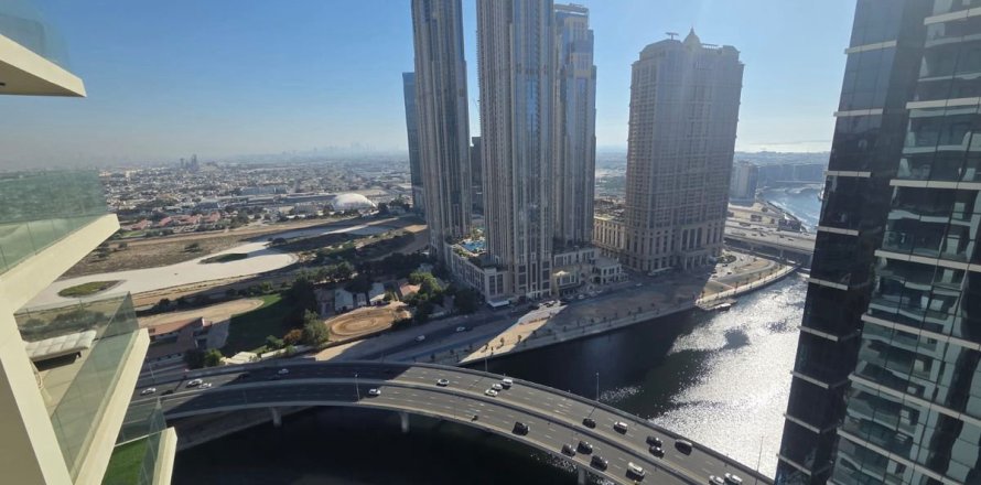 Appartement à Business Bay, Dubai, 2 chambres, 102.3 m², № 112419