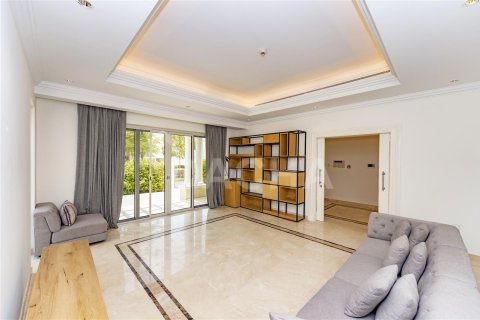 Villa à Dubai, 4 chambres, 617.8 m², № 7029 - photo 7