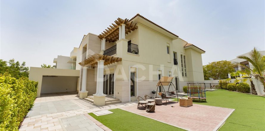 Villa à Dubai, 4 chambres, 617.8 m², № 7029