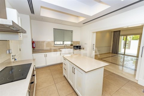 Villa à Dubai, 4 chambres, 617.8 m², № 7029 - photo 6
