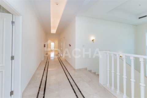 Villa en Dubai, 5 dormitorios, 706.1 m², № 7028 - foto 17
