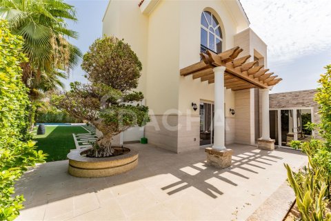 Villa en Dubai, 5 dormitorios, 706.1 m², № 7028 - foto 26