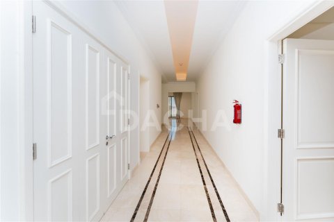 Villa en Dubai, 5 dormitorios, 706.1 m², № 7028 - foto 10