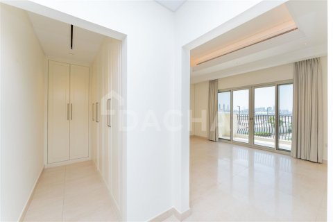 Villa en Dubai, 5 dormitorios, 706.1 m², № 7028 - foto 15