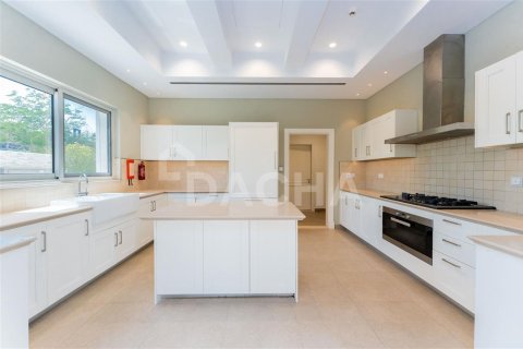 Villa en Dubai, 5 dormitorios, 706.1 m², № 7028 - foto 3