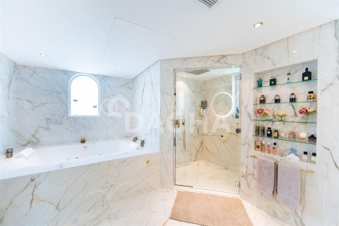Villa en Dubai, 4 dormitorios, 501.7 m², № 7030 - foto 13