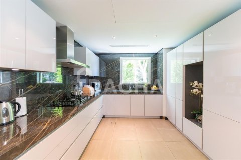 Villa en Dubai, 4 dormitorios, 501.7 m², № 7030 - foto 6