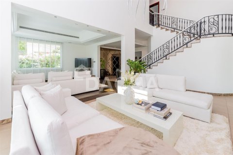 Villa en Dubai, 4 dormitorios, 501.7 m², № 7030 - foto 2