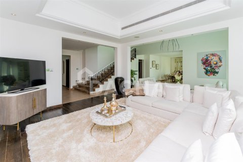 Villa en Dubai, 4 dormitorios, 501.7 m², № 7030 - foto 4