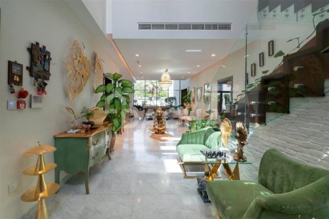 Villa en Dubai, 4 dormitorios, 622.4 m², № 7044 - foto 5