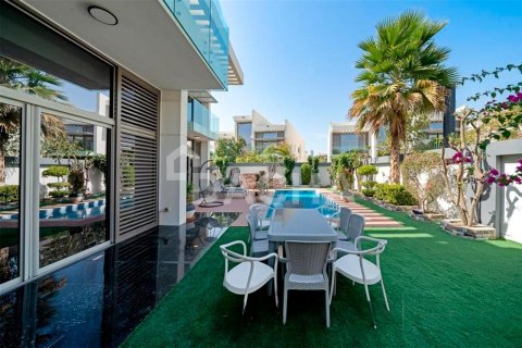 Villa en Dubai, 4 dormitorios, 622.4 m², № 7044 - foto 7