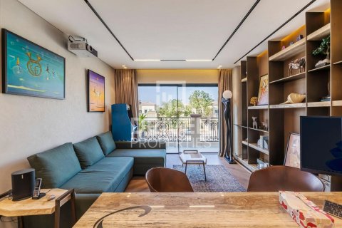 Villa en Al Barsha South, Al Barsha, Dubai, 4 dormitorios, 452 m², № 86755 - foto 15