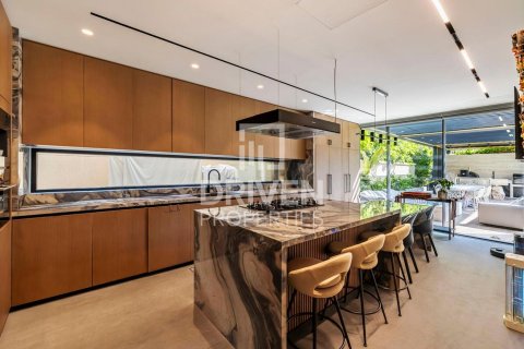 Villa en Al Barsha South, Al Barsha, Dubai, 4 dormitorios, 452 m², № 86755 - foto 16