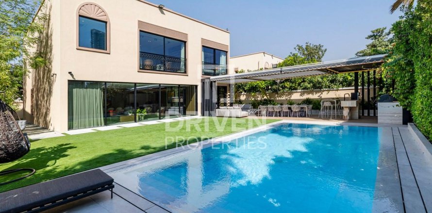 Villa en Al Barsha South, Al Barsha, Dubai, 4 dormitorios, 452 m², № 86755