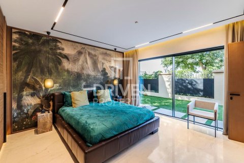 Villa en Al Barsha South, Al Barsha, Dubai, 4 dormitorios, 452 m², № 86755 - foto 7