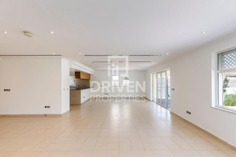 Villa en Jumeirah Park, Dubai, 4 dormitorios, 471 m², № 86754 - foto 6