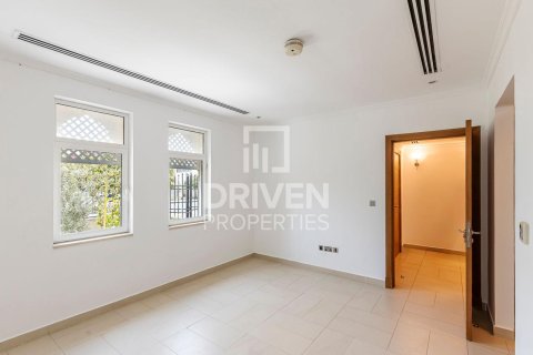 Villa en Jumeirah Park, Dubai, 4 dormitorios, 471 m², № 86754 - foto 10