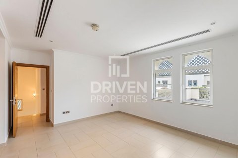 Villa en Jumeirah Park, Dubai, 4 dormitorios, 471 m², № 86754 - foto 11