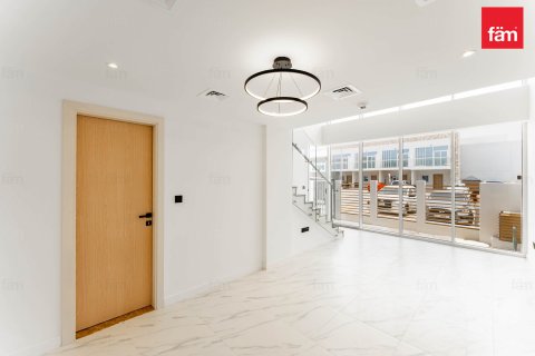 Adosado en Dubai, 2 dormitorios, 107.6 m², № 43040 - foto 2