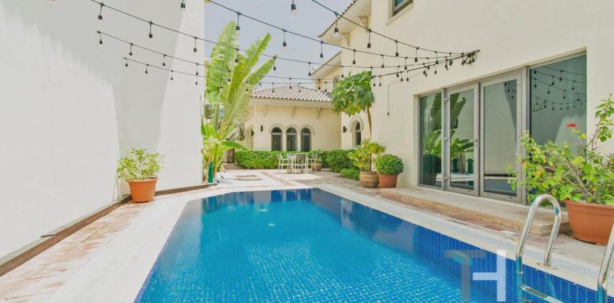 Villa à Palm Jumeirah, Dubai, 4 chambres, 465 m², № 13473