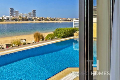 Villa à Palm Jumeirah, Dubai, 4 chambres, 496 m², № 13479 - photo 1