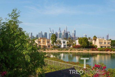 Villa in Meadows, Dubai 4 bedrooms, 627 sq.m. № 13481 - photo 20