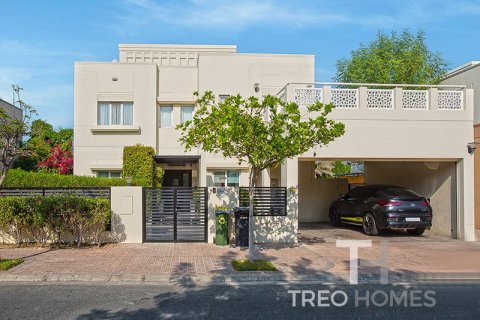 Villa in Meadows, Dubai 4 bedrooms, 627 sq.m. № 13481 - photo 21