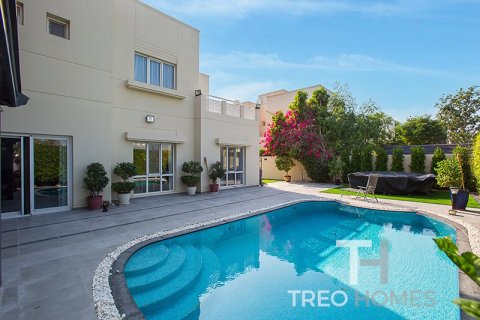 Villa in Meadows, Dubai 4 bedrooms, 627 sq.m. № 13481 - photo 17