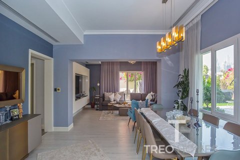 Villa in Meadows, Dubai 4 bedrooms, 627 sq.m. № 13481 - photo 4