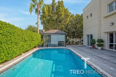 Villa in Meadows, Dubai 4 bedrooms, 627 sq.m. № 13481 - photo 16