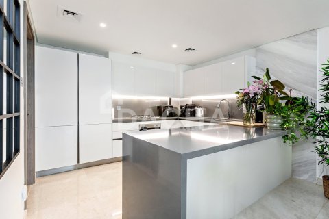 Townhouse in Business Bay, Dubai 4 bedrooms, 311 sq.m. № 105398 - photo 4