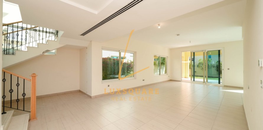 Villa à Jumeirah Park, Dubai, 4 chambres, 604 m², № 100583