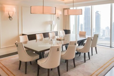 Apartment in Downtown Dubai (Downtown Burj Dubai), Dubai 4 bedrooms, 264 sq.m. № 61450 - photo 1