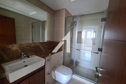 Снять в аренду квартиру в Vida Residence, The Hills, Дубай: 2 спальни, 134м², № 92895 - фото 7