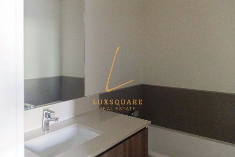 Villa in Dubai South (Dubai World Central), Dubai 2 bedrooms, 129 sq.m. № 92902 - photo 17