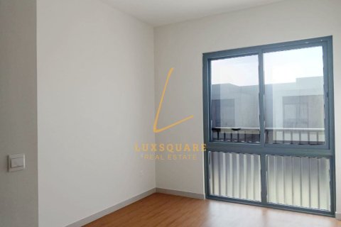 Villa in Dubai South (Dubai World Central), Dubai 2 bedrooms, 129 sq.m. № 92902 - photo 16