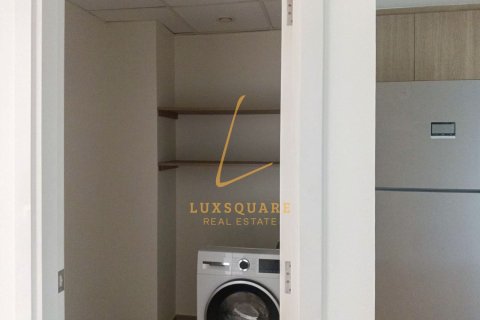 Villa in Dubai South (Dubai World Central), Dubai 2 bedrooms, 129 sq.m. № 92902 - photo 20