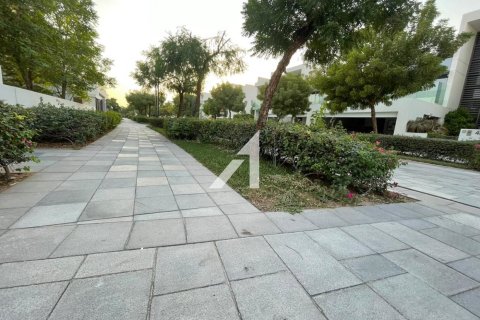 Снять в аренду виллу в Мохаммед Бин Рашид Сити, Дубай: 5 спален, 880м², № 92894 - фото 7