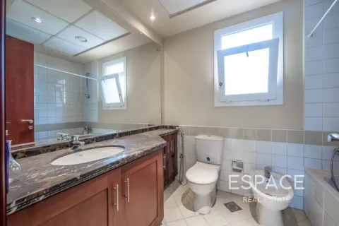 Townhouse in Arabian Ranches, Dubai 3 bedrooms, 273 sq.m. № 62039 - photo 10