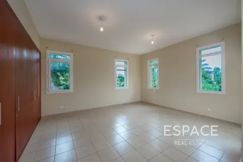 Townhouse in Arabian Ranches, Dubai 3 bedrooms, 273 sq.m. № 62039 - photo 6