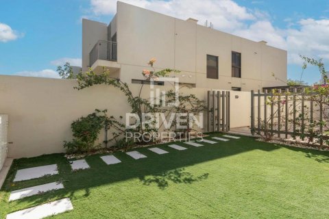 Townhouse in Dubai 3 bedrooms, 225.48 sq.m. № 137127 - photo 2