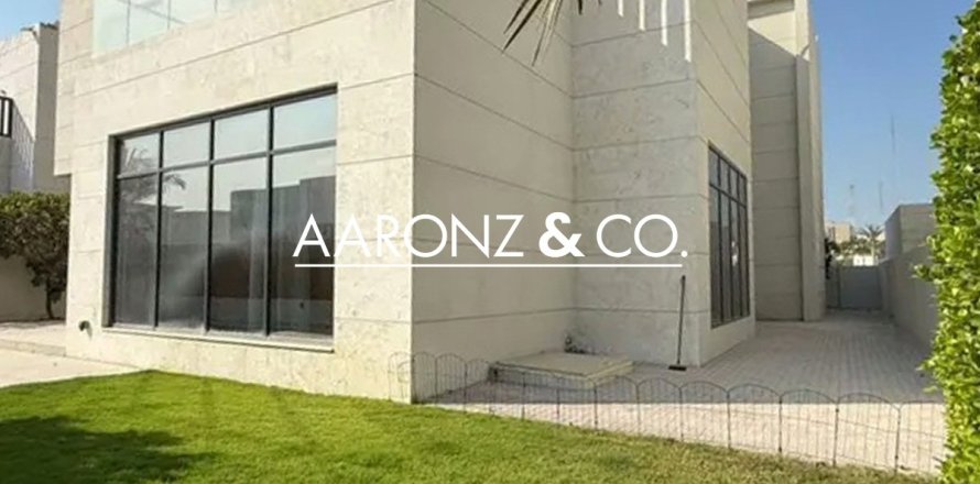 Villa en Al Furjan, Dubai, 4 dormitorios, 611.3 m², № 78345
