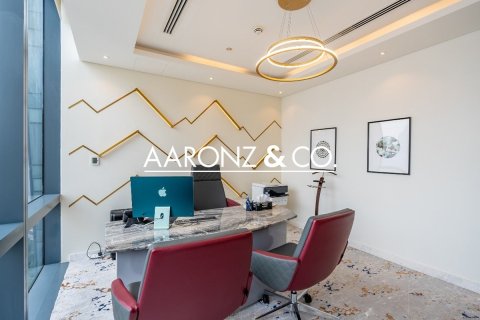 Снять в аренду офис в Даунтаун Дубай (Даунтаун Бурдж Дубай), Дубай: 328.8м², № 78347 - фото 10