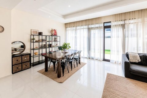 Villa en Richmond, DAMAC Hills (Akoya by DAMAC), Dubai, 3 dormitorios, 324.05 m², № 140727 - foto 3
