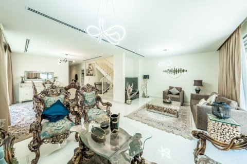Снять в аренду таунхаус в Flora, DAMAC Hills (Akoya by DAMAC), Дубай: 4 спальни, 393.51016613м², № 12534 - фото 12