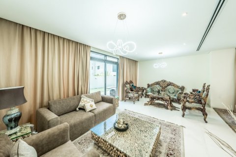 Снять в аренду таунхаус в Flora, DAMAC Hills (Akoya by DAMAC), Дубай: 4 спальни, 393.51016613м², № 12534 - фото 5
