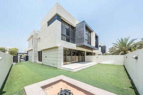 Снять в аренду таунхаус в Flora, DAMAC Hills (Akoya by DAMAC), Дубай: 4 спальни, 393.51016613м², № 12534 - фото 13