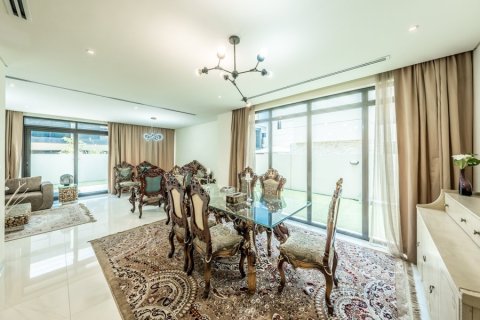 Снять в аренду таунхаус в Flora, DAMAC Hills (Akoya by DAMAC), Дубай: 4 спальни, 393.51016613м², № 12534 - фото 11