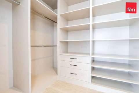 Villa in Al Barari, Dubai 4 bedrooms, 459.2 sq.m. № 70552 - photo 10