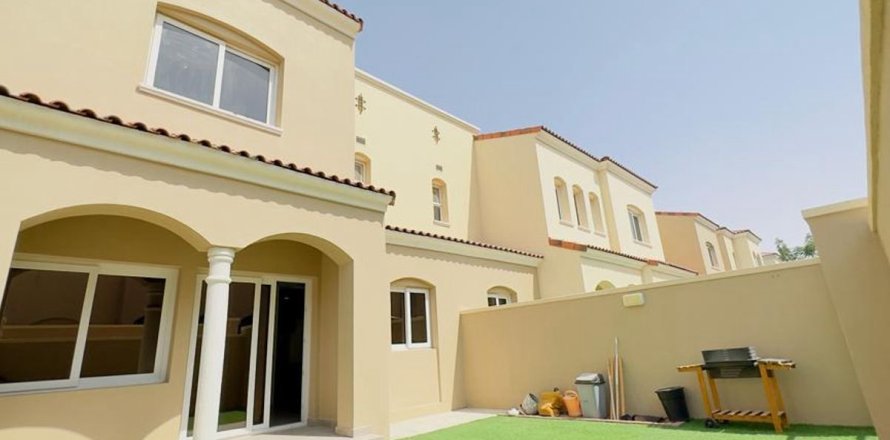 Adosado en Dubai, 2 dormitorios, 172.4 m², № 70564